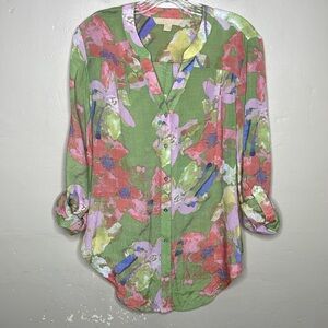 HOPE & HARLOW Button Front Blouse Green & Pink Floral Roll Tab Sleeves Small